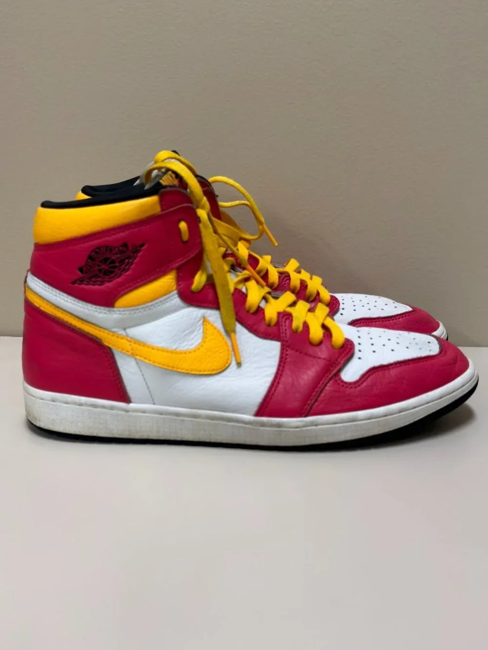 Nike Air Jordan 1 Retro High OG Light Fusion Red 555088-603 Size 13